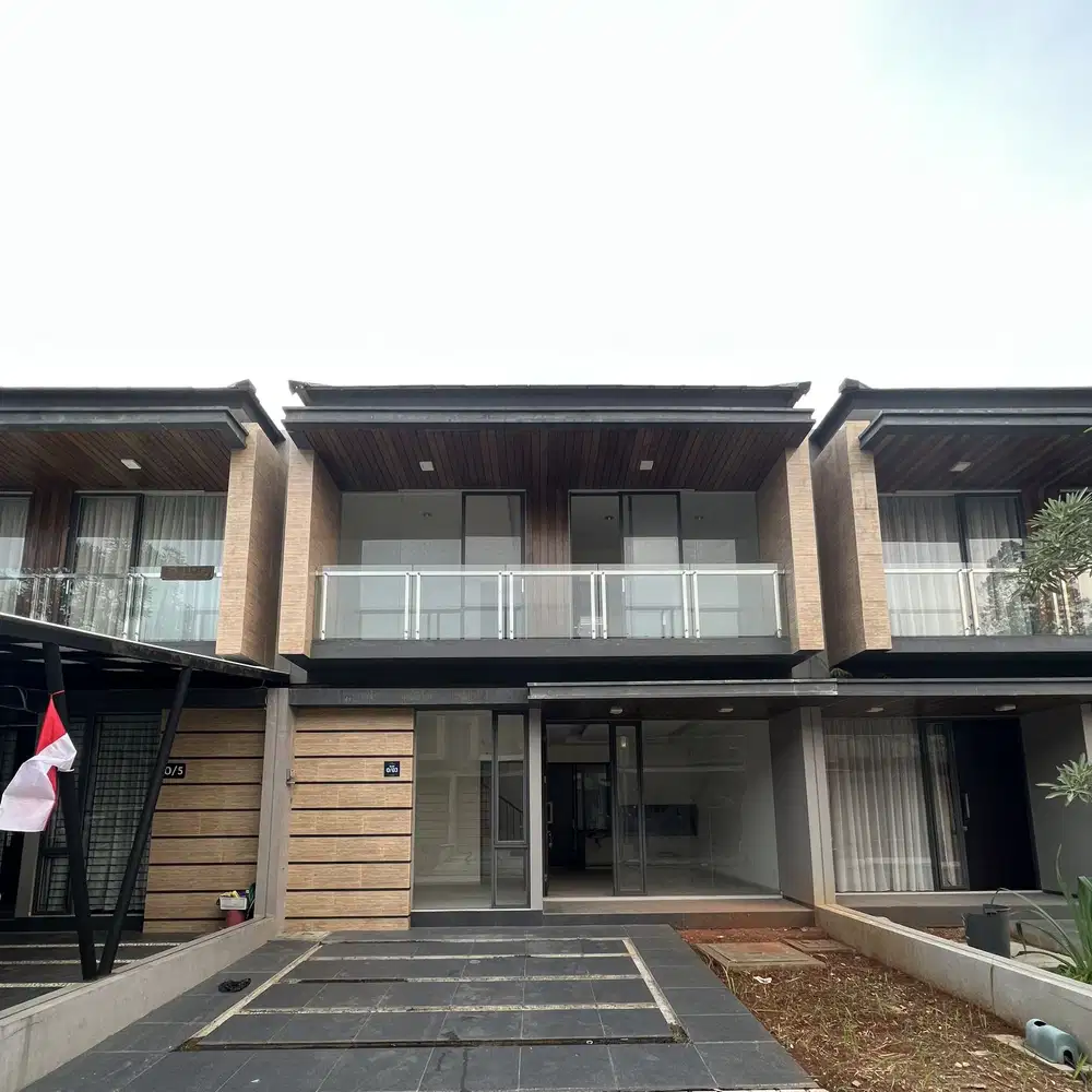 Rumah 2 Lantai  Golden Stone Serpong Lebar 7 Butuh Uang