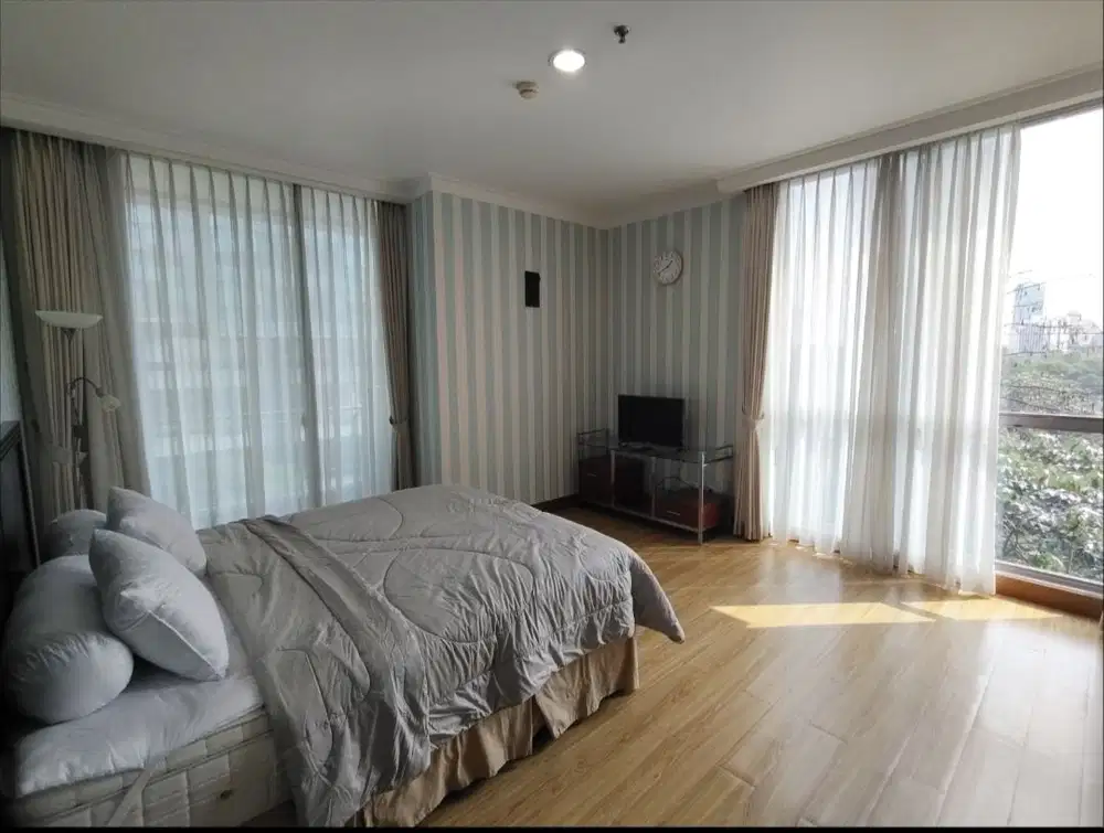 Dijual cepat apartemen Residence8 2 kamar tidur luas 178m harga nego