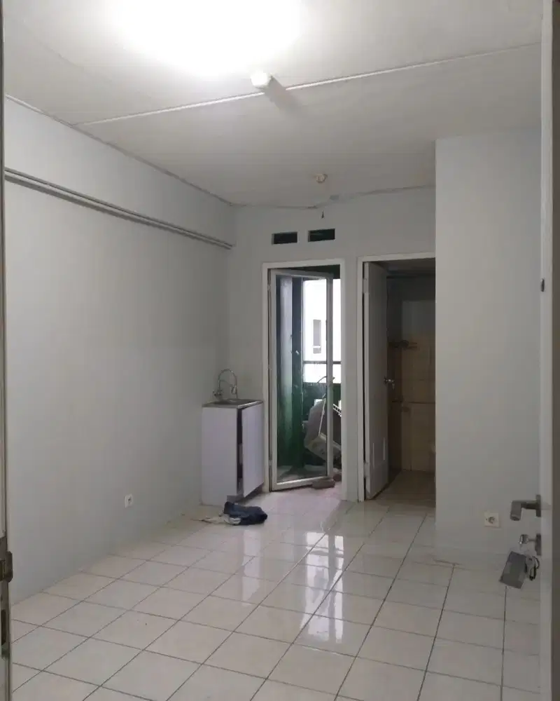 Green pramuka apartment residence studio unit chrisant bagus