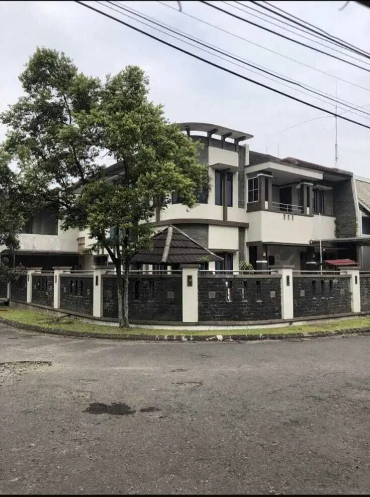 Termurah! Rumah Lux di Batununggal Bandung