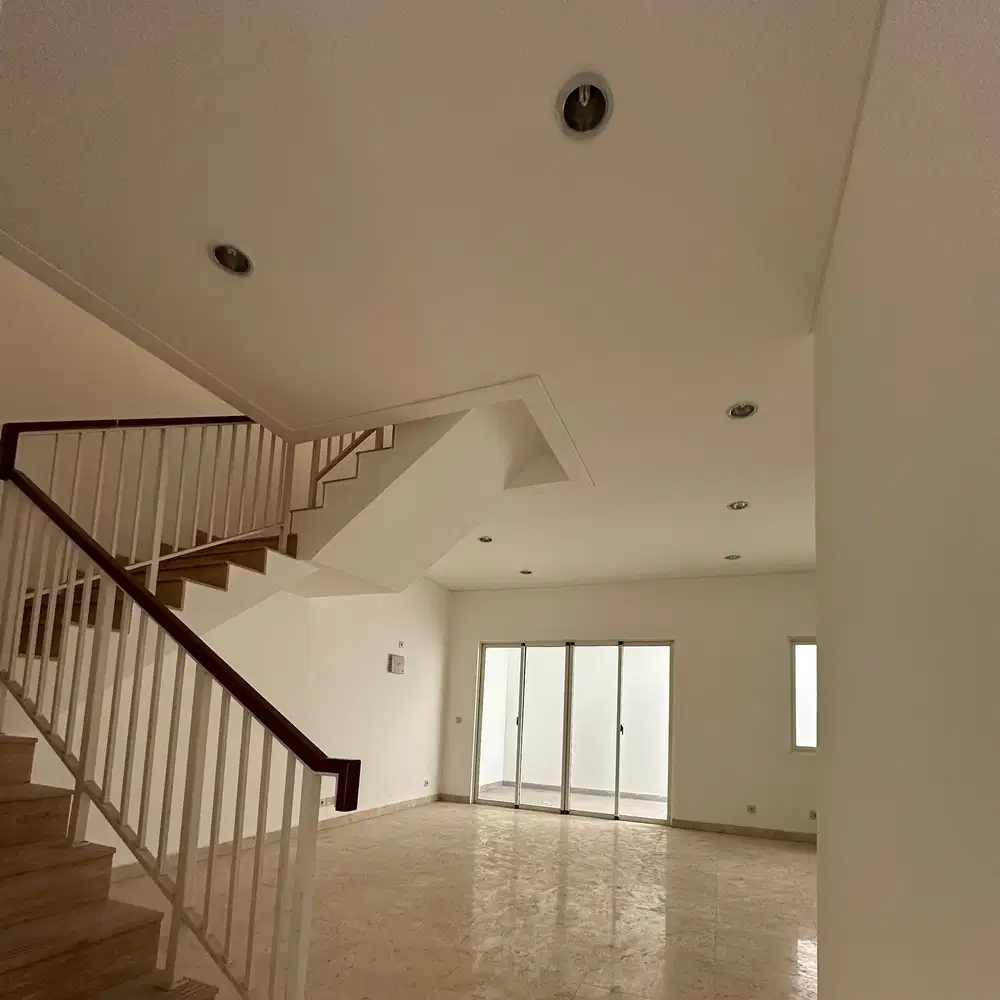 Jual Cepat Rumah Golf Residence,lebar 8,selatan,kemayoran