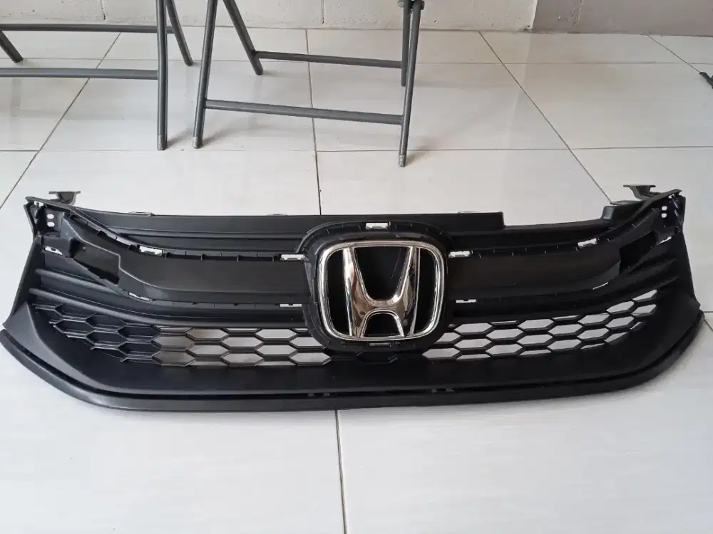 Gril depan Honda Brio RS