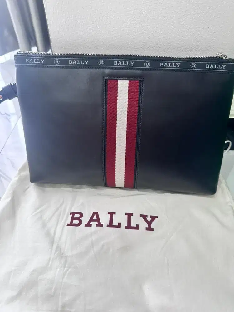 Tas Bally second, baru 1x pake .. masih mulusss