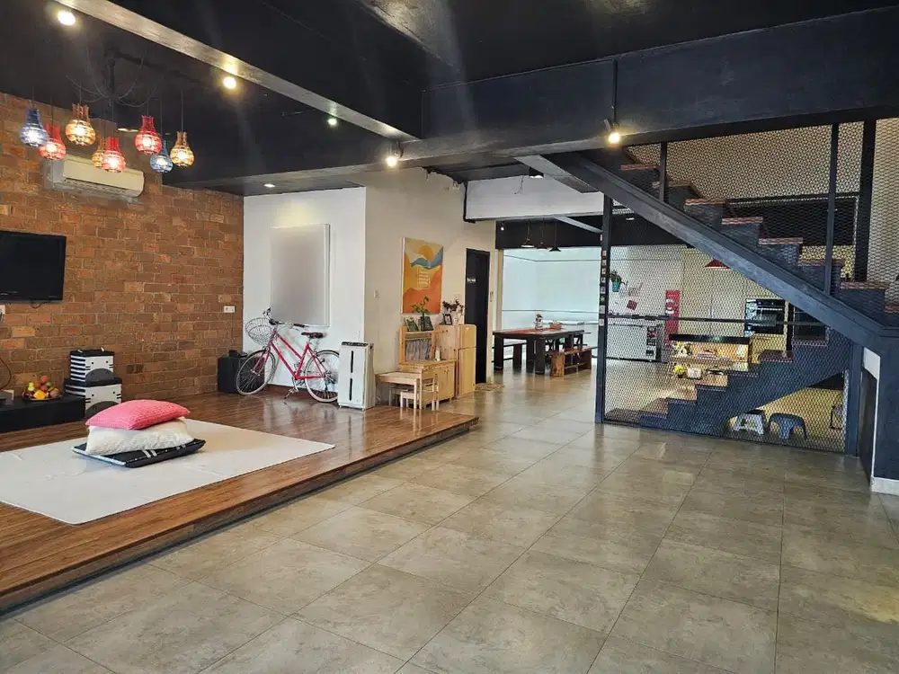 Villa di Komplek The Palace Residence