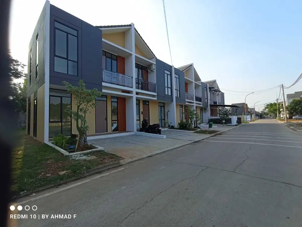 Rumah 2 Lantai Furnished dekat Stasiun Cisauk Serpong & Exit Tol BSD