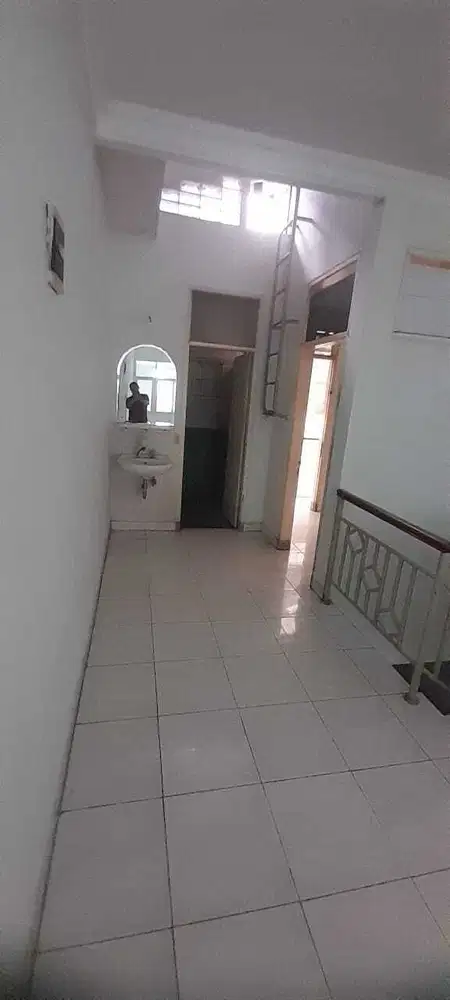 SEWA BAGUS RUKO 3 LANTAI DI SINGGASANA PRADANA BANDUNG