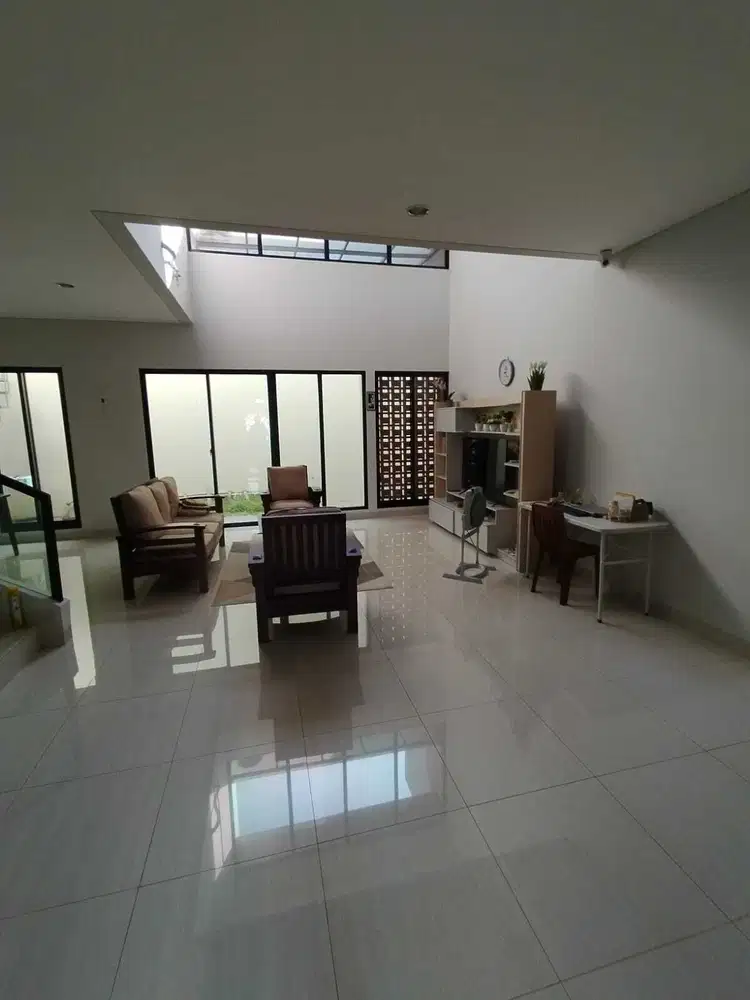 Termurah! Rumah 2 Lantai Summarecon Emily Bandung