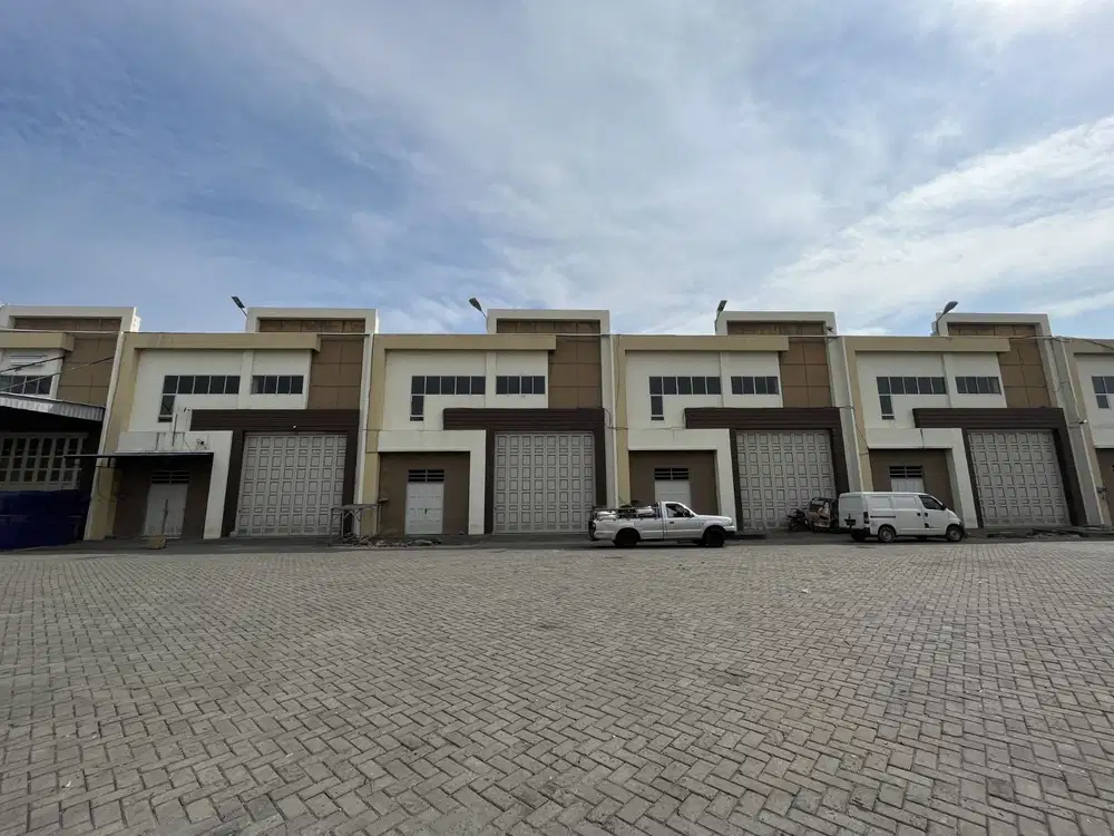 Gudang di Komplek MMTC Logistic ( Selamat Ketaren )