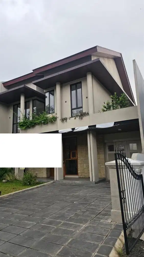 Rumah Mewah 2 lantai Taman Himalaya Lippo Karawaci Central