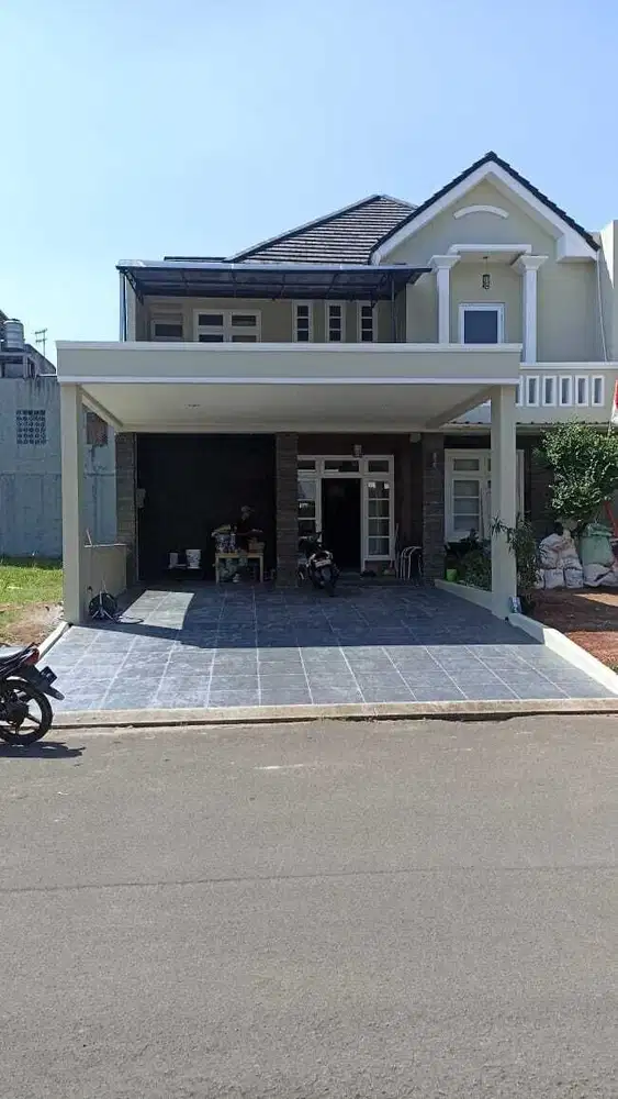 Dijual Rumah Cantik 2 lantai Bangunan baru siap huni di Kota Wisata