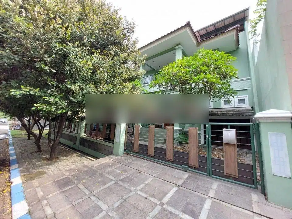 Disewakan Rumah Pik, Mewah, 2.5lantai. Furnish. Ada Pool.