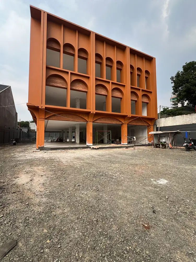 dijual gedung kantor/usaha di ragunan jakarta selatan dkt toll