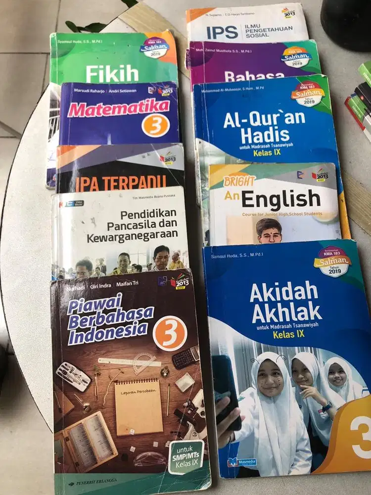 Buku bekas kelas IX