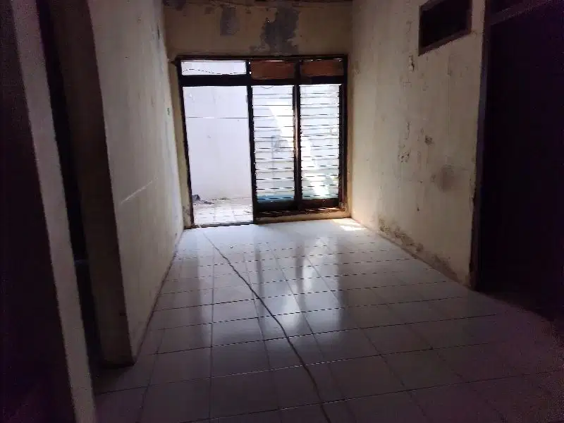 rumah 2 lnt lebar 8meter rumàh lama Bisa kntr