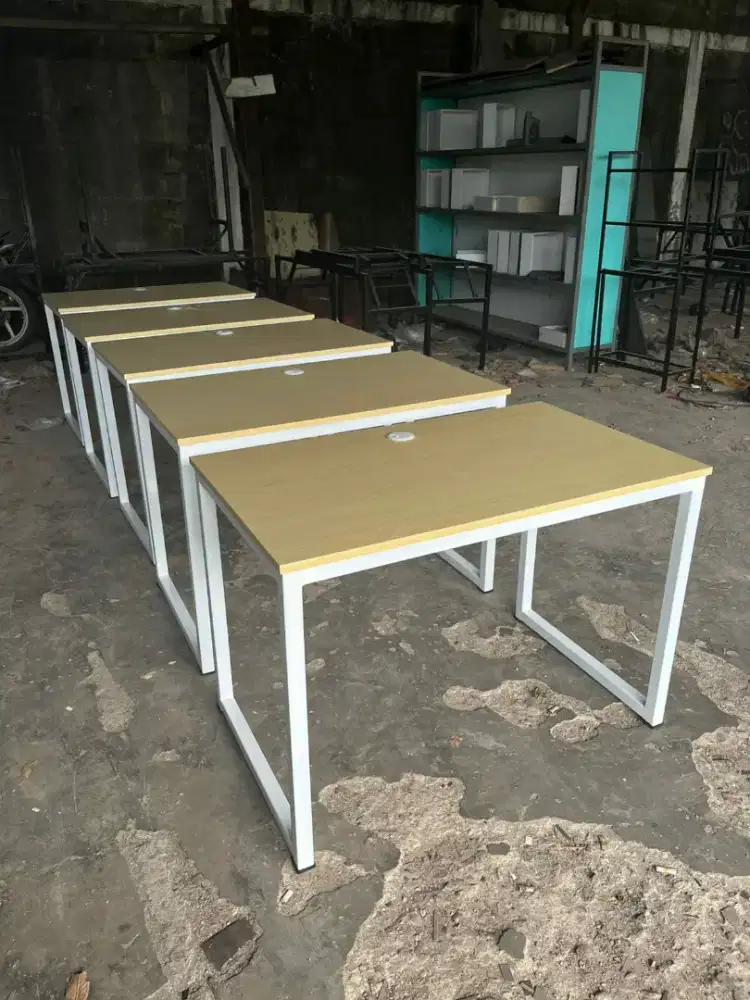 Meja kerja/Meja kantor/Meja komputer minimalis