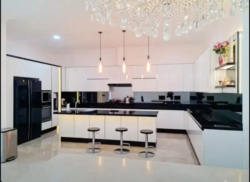 RUMAH MEWAH 3 LANTAI DI SUTERA ALBA, ALAM SUTERA, SERPONG UTARA