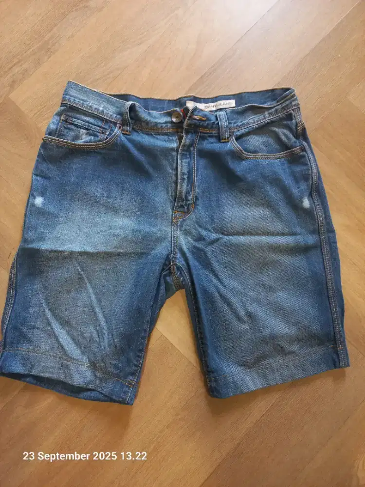 Celana Denim Brand DKNY original