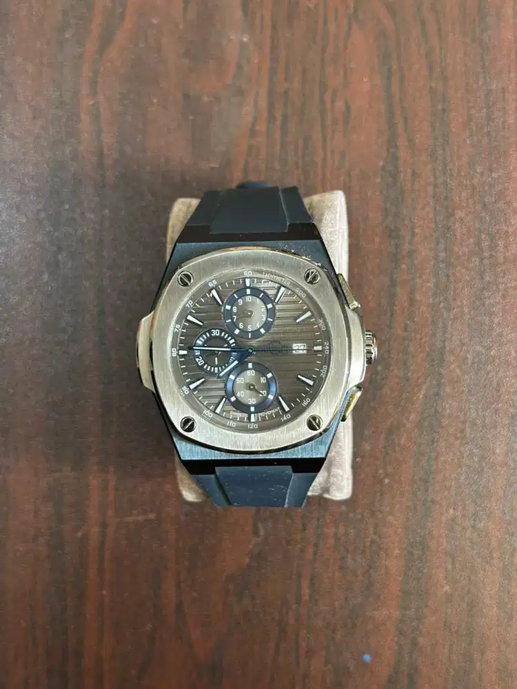 Jam tangan pria preloved GC Y99004G5MF