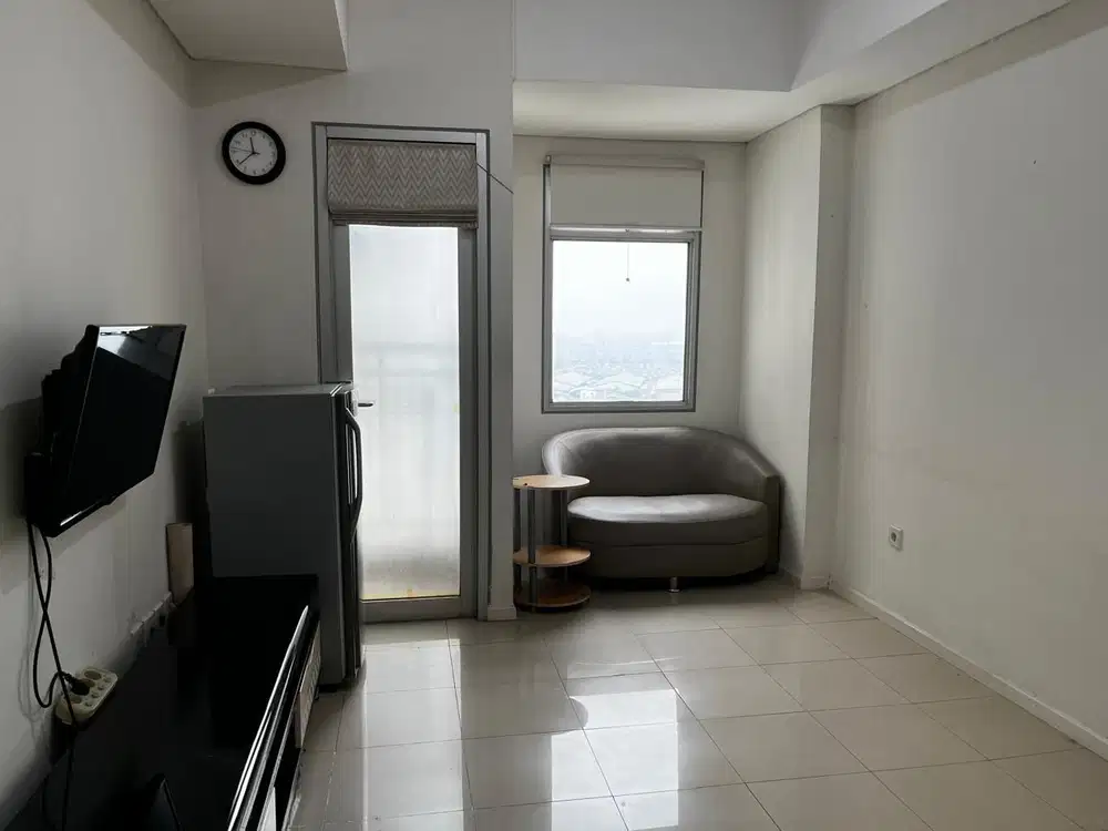 Di sewakan studio demi furnish apartemen.green lake sunter tower 2