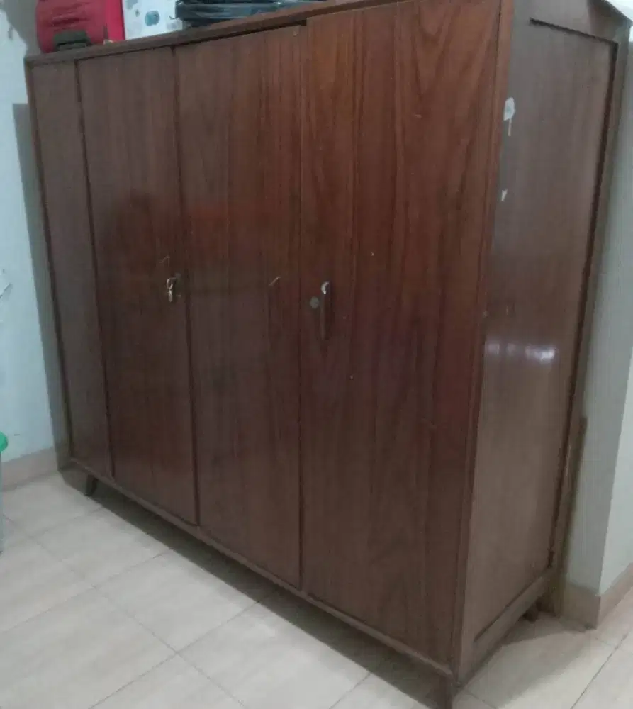 Lemari Pakaian Jati 3 Pintu