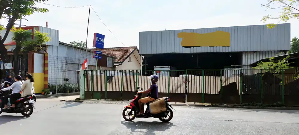 Gudang di jln raya utama mustika jaya dekat pintu tol grand wisata