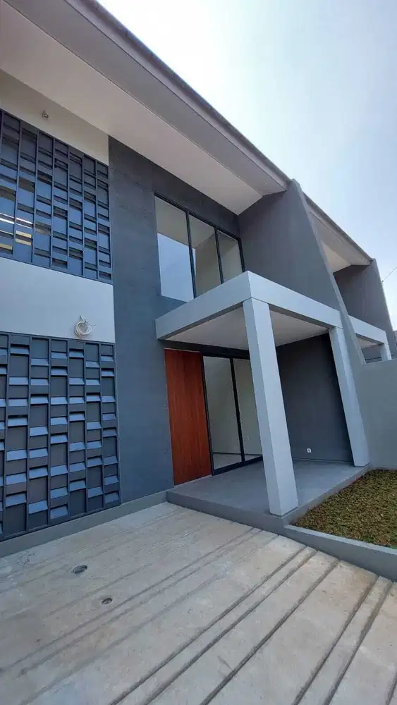 Rumah Qozy New 3+1 Kt Jl Flores Komp Megapolitan Cinere