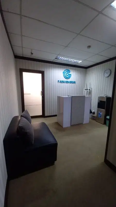 SEWA KANTOR DI JAKARTA PUSAT THAMRIN 50M2 PARTISI 150RB NEGO