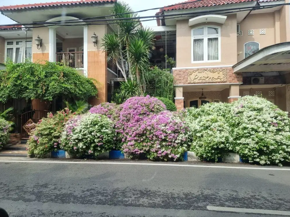 ‼️JUAL CEPAT‼️RUMAH MEWAH DI MENANGGAL GAYUNGSARI AHMAD YANI