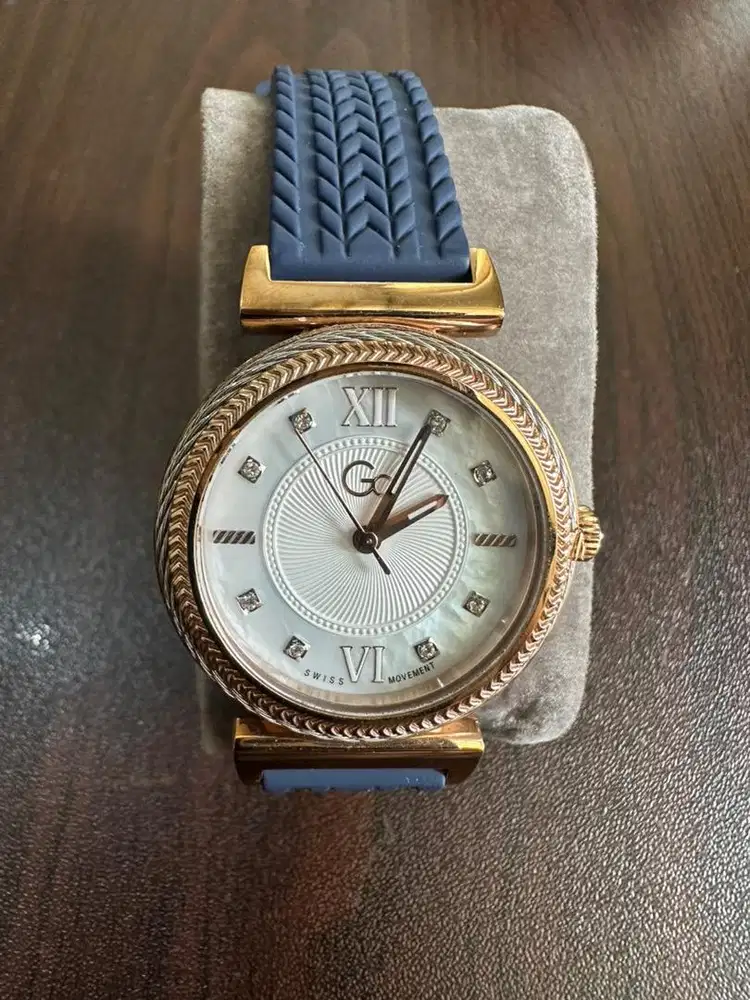 Preloved jam tangan wanita GC Y88004L1MF