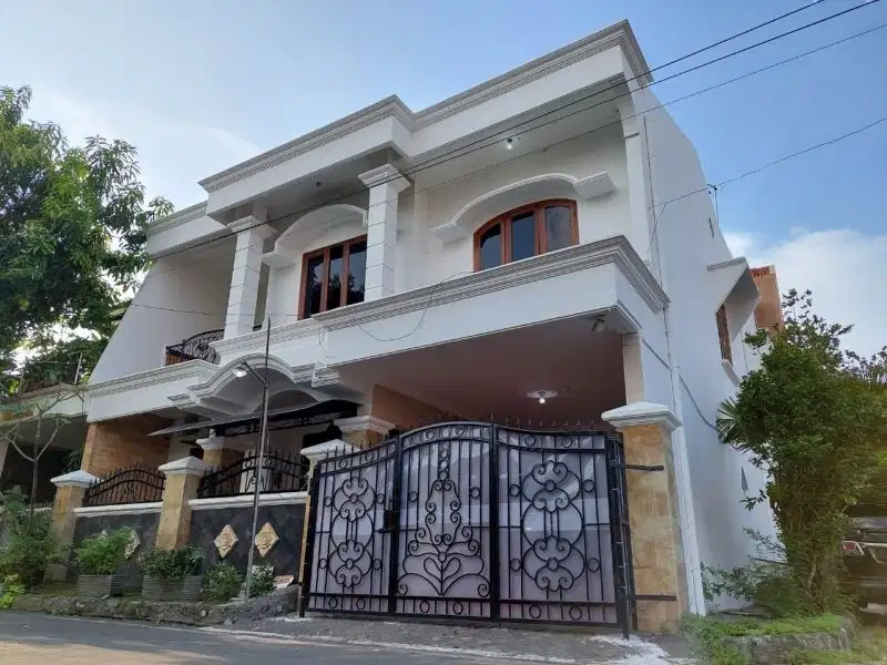 Rumah 2 Lantai Bagus Lingkunga  Perumahan di Fajar Indah (An)