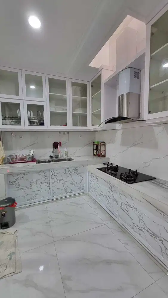 Dijual Rumah PIK 2 uk. 6x15m2 Semi Furnished bisa KPR Cluster Bagus