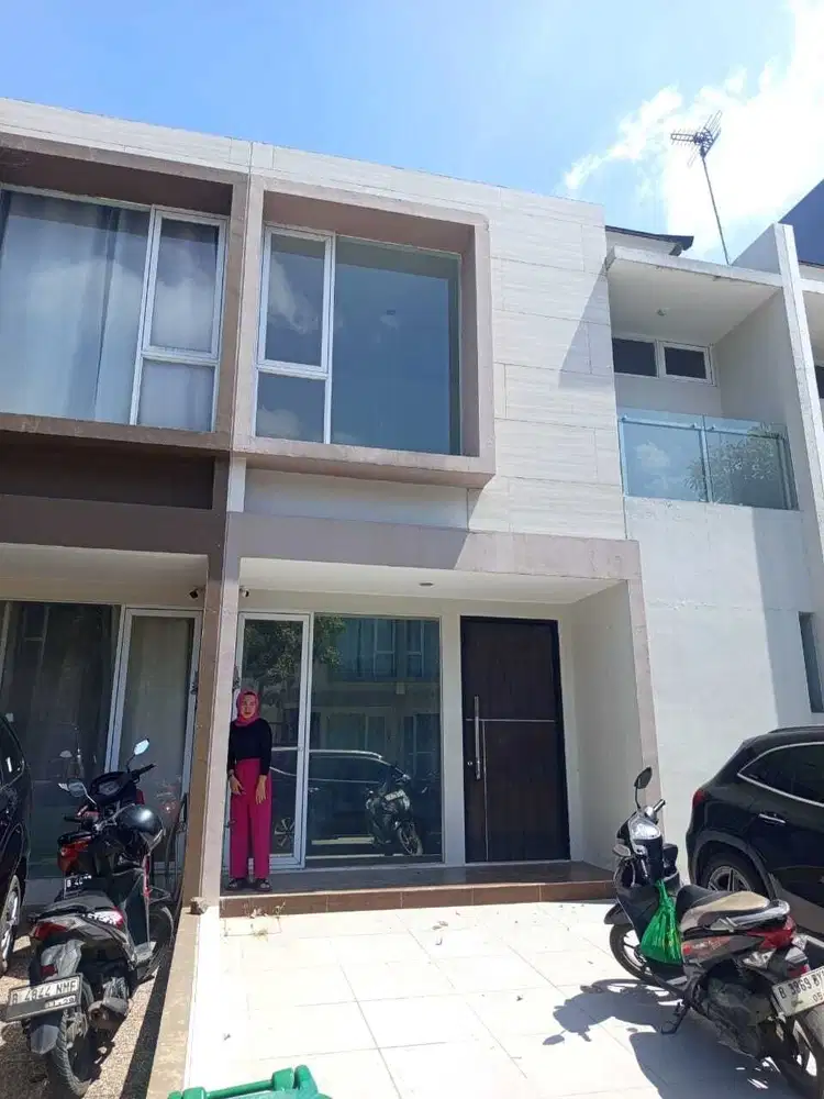 Sewa Rumah Baru Full Bangunan Citra 8