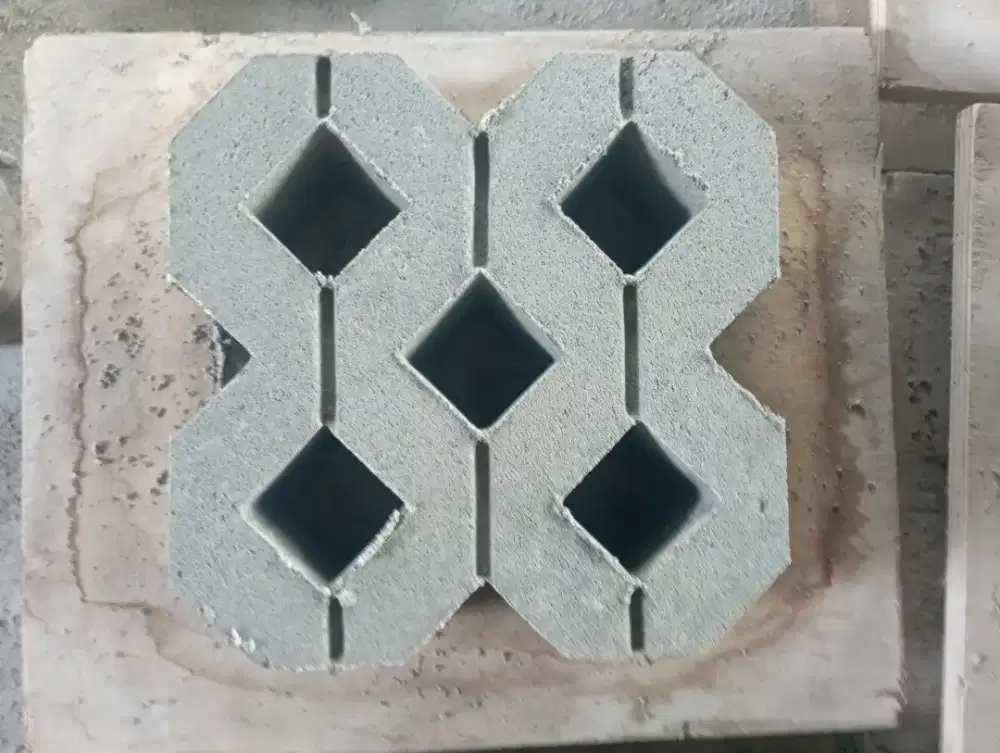 Paving block rumput / grass block 28x28