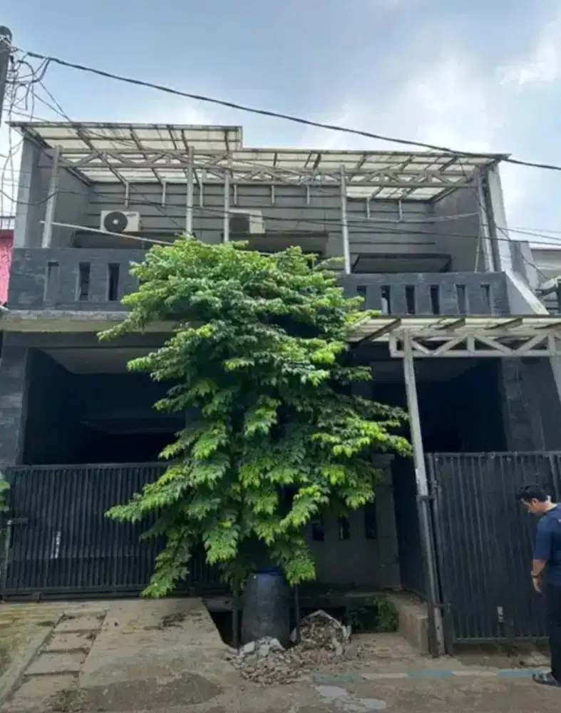 Rumah Minimalis Hadap Lapangan di Komplek Cikunir