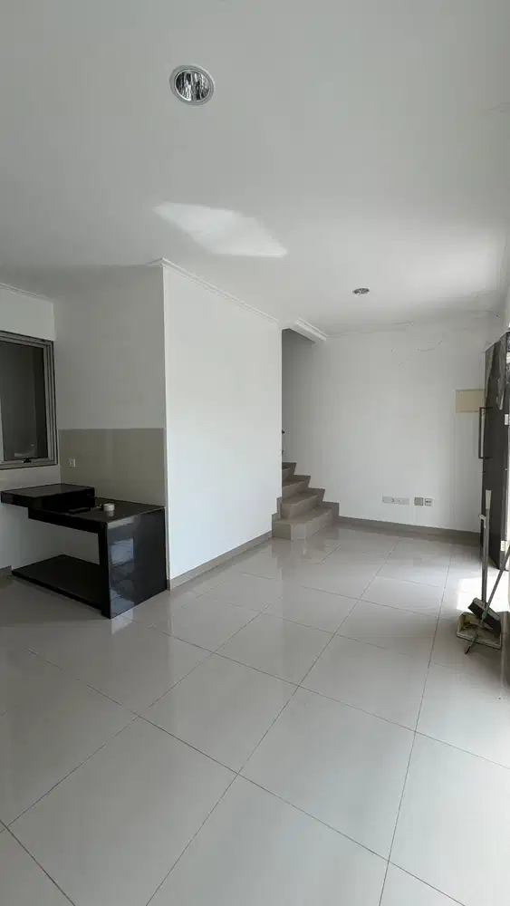 Dijual Rumah uk. 6x10 m2 PIK 2 SHM bisa KPR Kosongan Murah