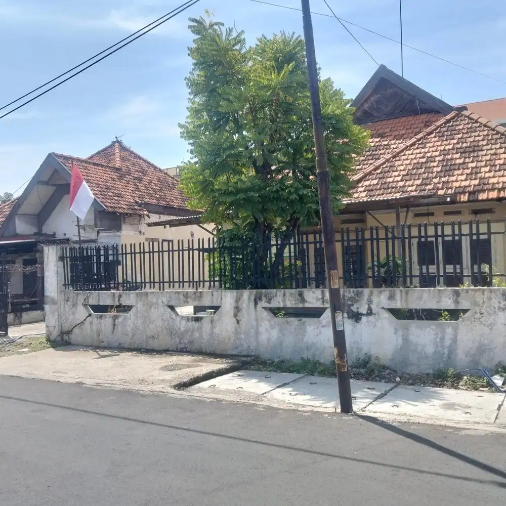 ‼️JUAL CEPAT‼️RUMAH DI JALAN CISADANE SURABAYA PUSAT