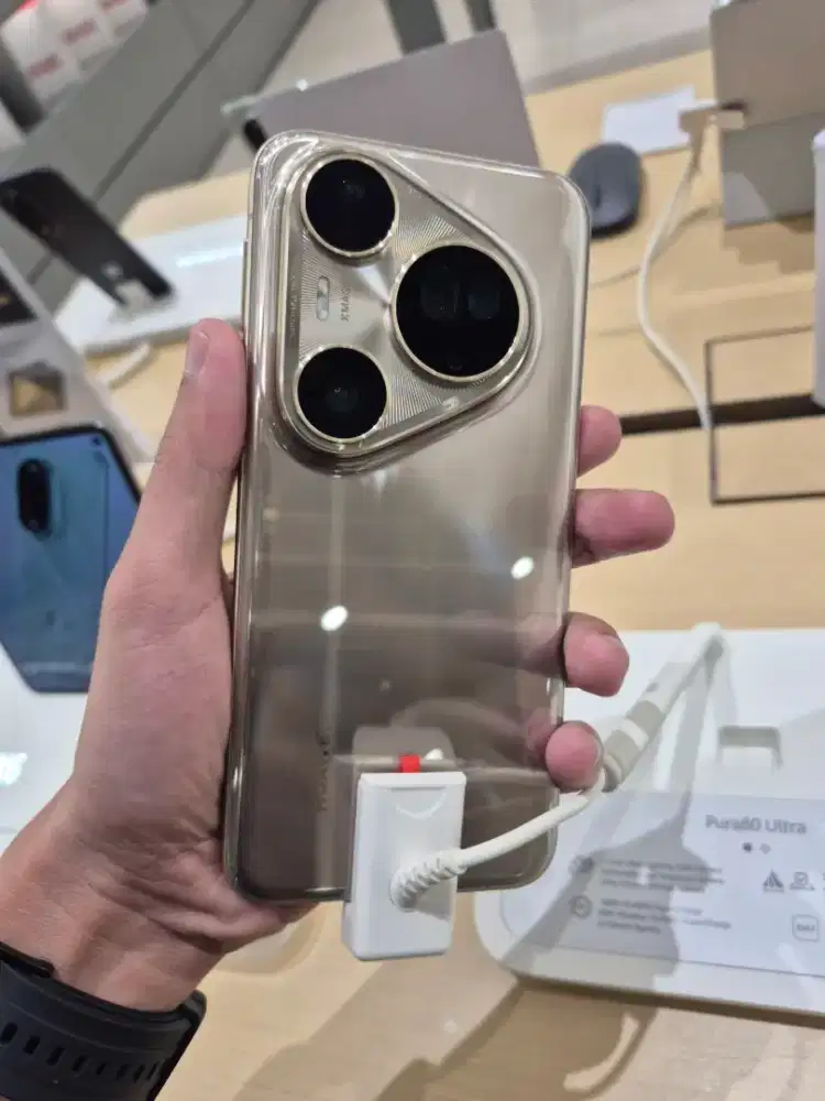 HUAWEI PURA 80 ULTRA