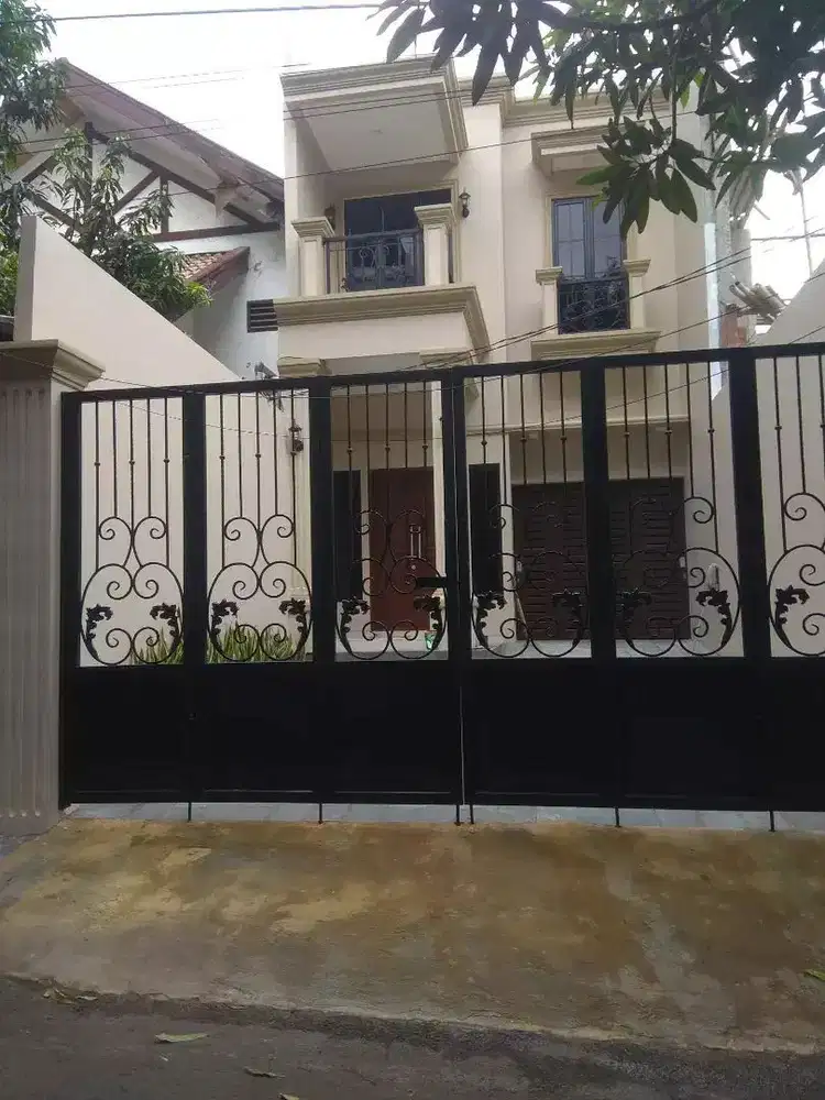 Di jual rumah baru di kemanggisan dekat Binus