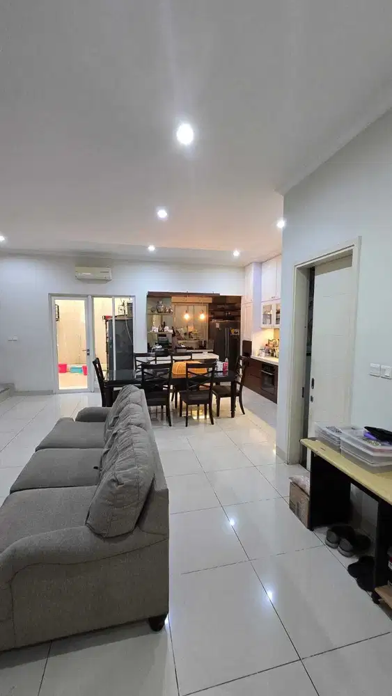 Dijual Rumah Siap Huni  Di Cluster Pelican The Springs