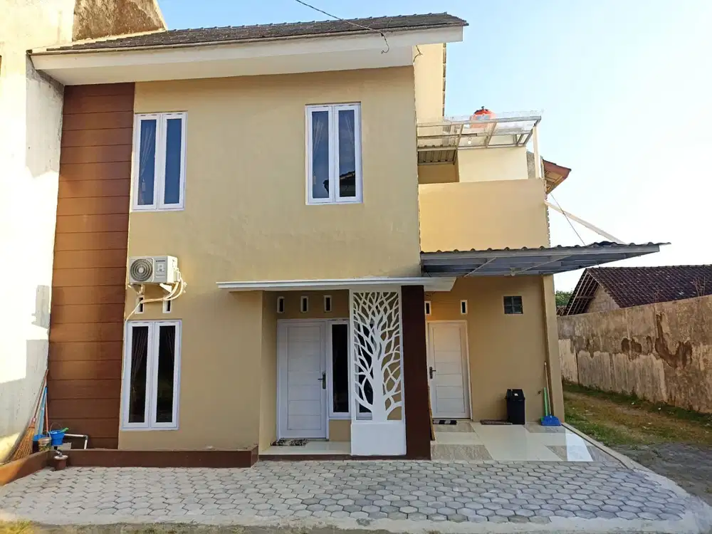 Dijual  Rumah 2 Lantai Dekat Kampus UNISA & RS Queen Latifa Gamping Sleman