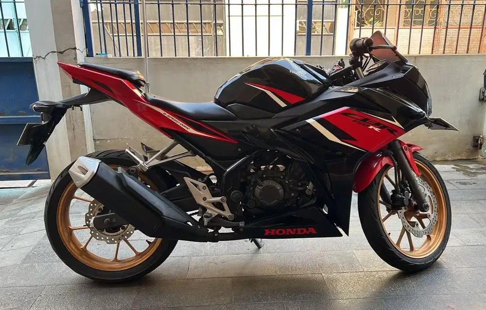 DIJUAL CBR 150R 2020 KONDISI MULUS TANGAN PERTAMA LANGSUNG GASSS