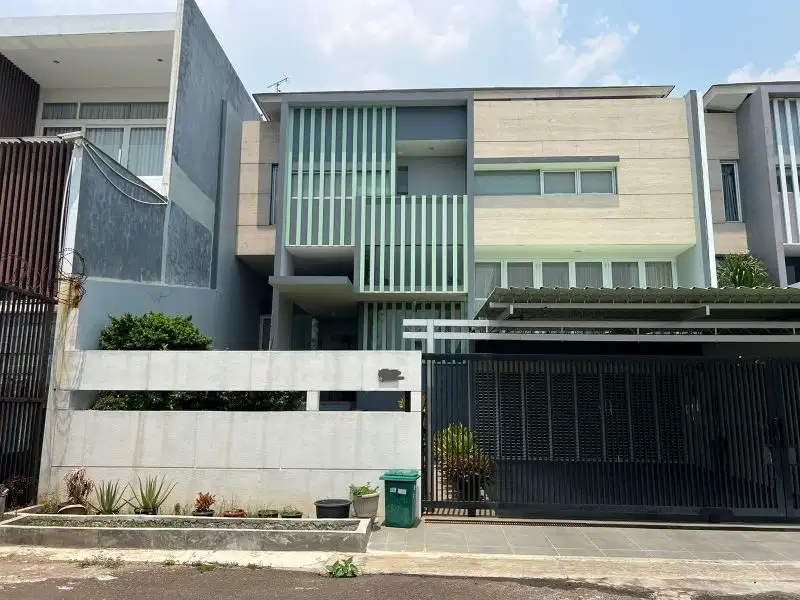 Rumah 3 lt, shm, jalan depan lebar Citra Garden 6