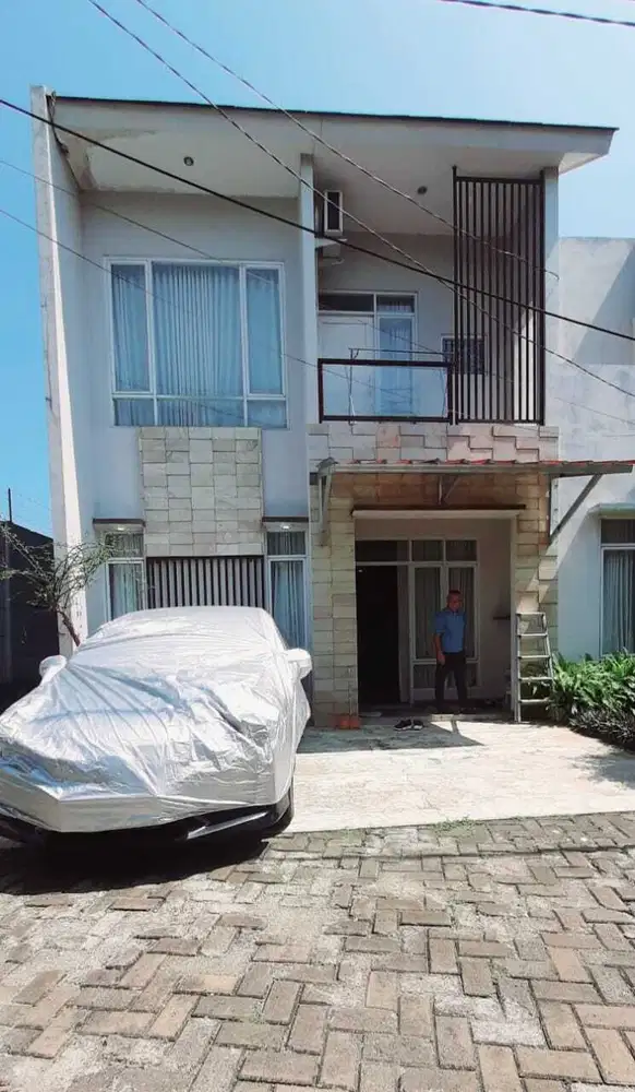 Di Jual Rumah Strategis 2 Lantai di Daerah Kota Cibinong