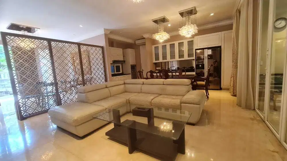 Disewakan Rumah di  Pondok Indah Jakarta Selatan