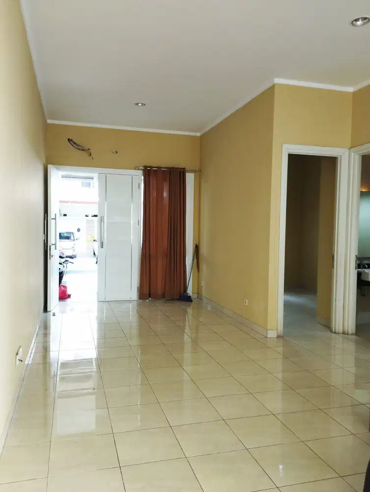DISEWAKAN RUMAH GRAND ORCHARD 5BR SEMI FURNISHED