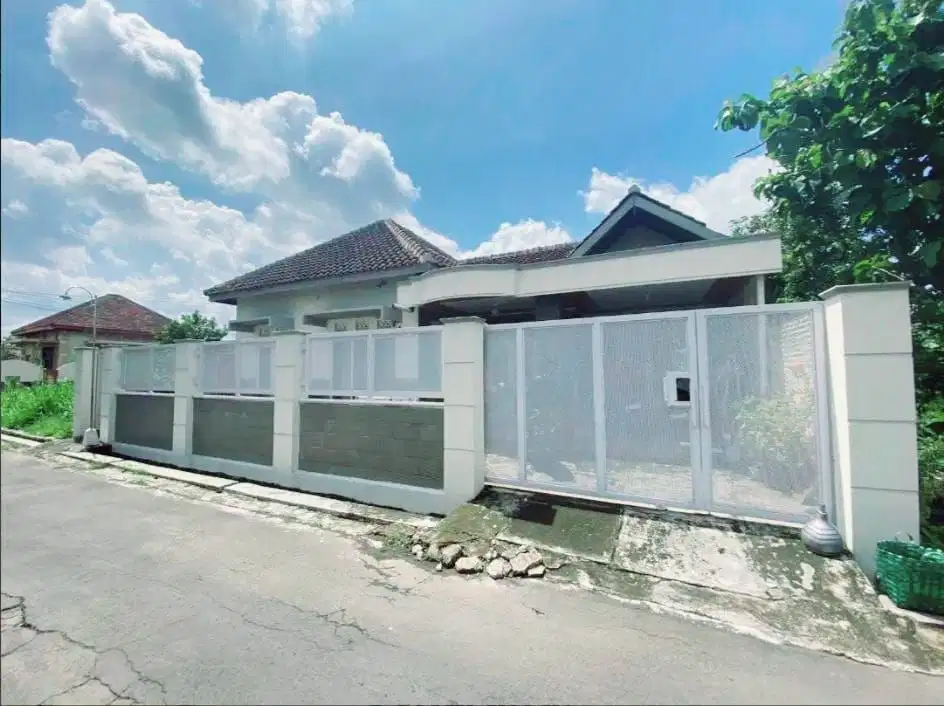 Rumah Bagus Luas Colomadu KRA