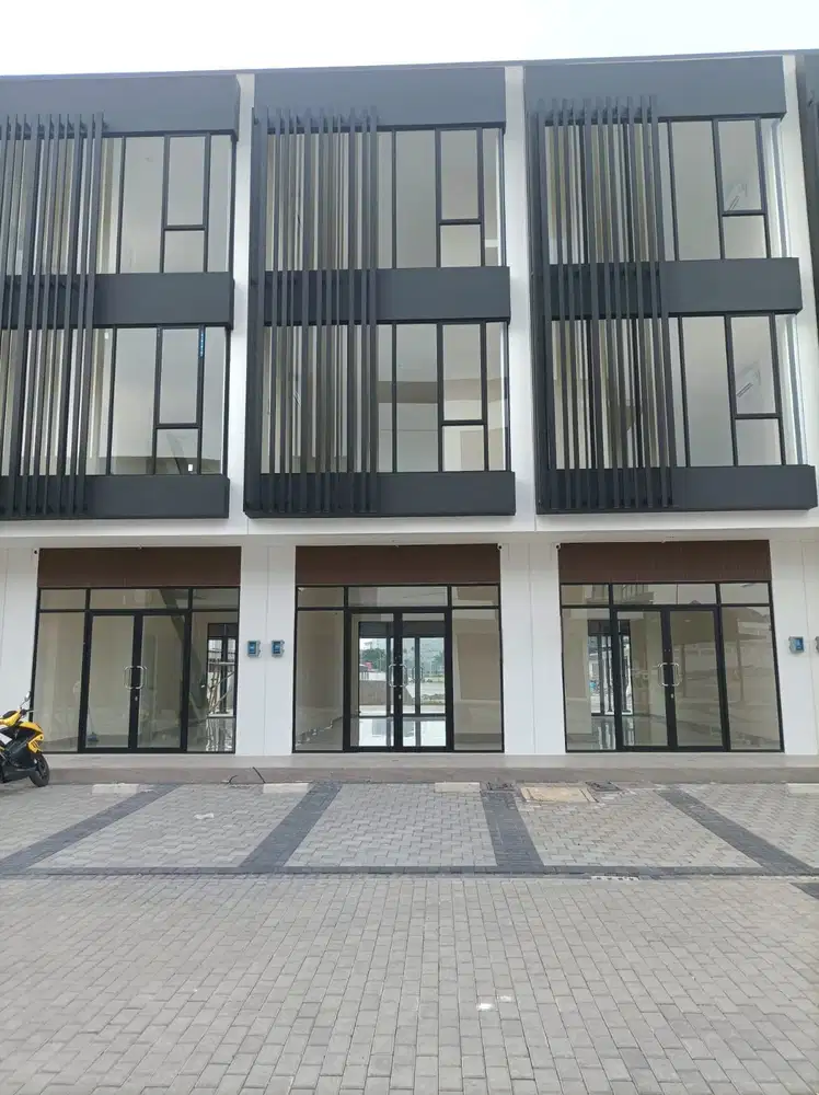 DISEWAKAN Ruko HAMPTON WALK  Alfresco 2 Muka Gading Serpong