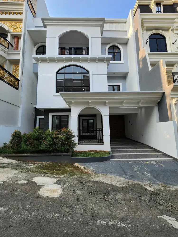 DIJUAL RUMAH BARU DESIGN MODERN PRIVATE POOL DLM TOWN HOUSE DI CIPETE