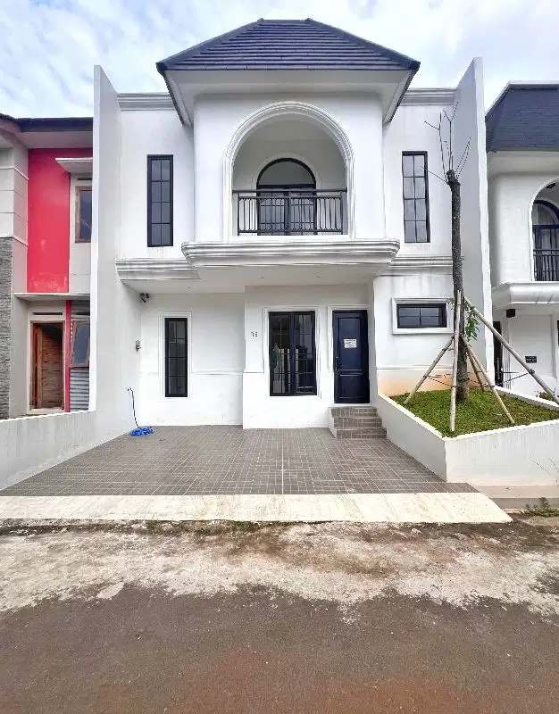 Rumah Baru Dalam Komplek Besar Akses Lebar Di Jakarta Selatan