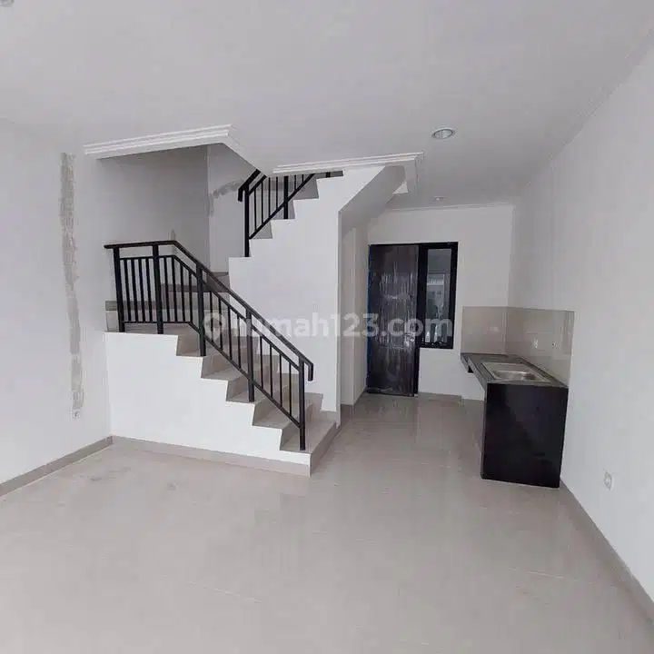 Dijual Rumah Uk. 4.5x12.5 m2 Cluster Denver PIK 2 Hadap Timur